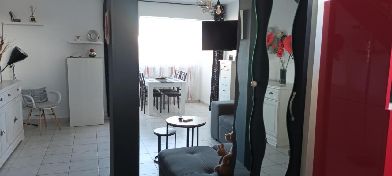 Le Queirele Apartman Le Lavandou Kültér fotó