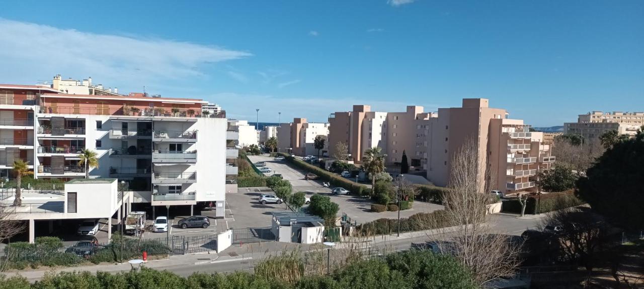 Le Queirele Apartman Le Lavandou Kültér fotó
